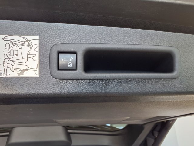 Used 2022 Toyota Sienna XLE AWD/4WD image 8