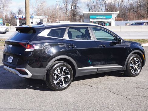 Used 2025 Kia Sportage EX image 11