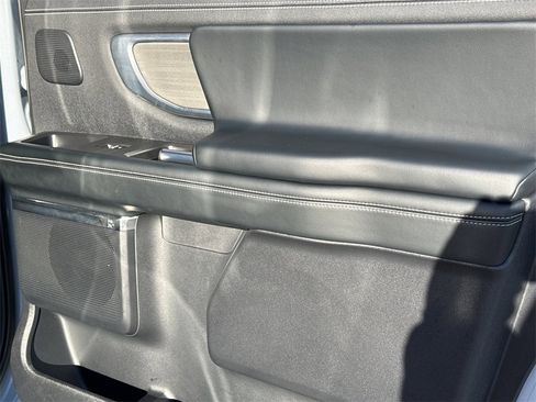 Used 2025 Ford Expedition Max Platinum w/ Driver's Package image 16