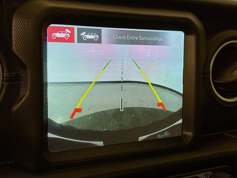 Used 2021 Jeep Wrangler Rubicon w/ Cold Weather Group image 23