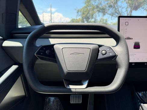 Used 2025 Tesla Cybertruck AWD Crew Cab image 29