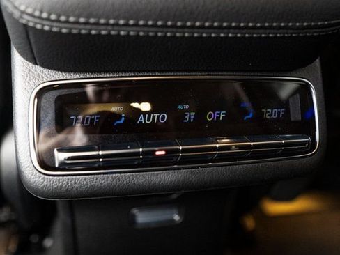 Certified 2026 Mercedes-Benz GLS 450 4MATIC image 32