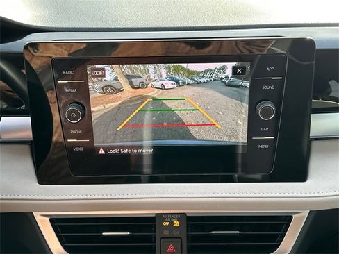 Used 2025 Volkswagen Taos SE image 30