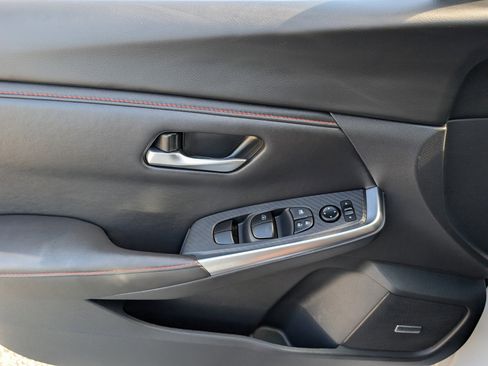 Certified 2025 Nissan Sentra SR w/ SR Premium Package image 37