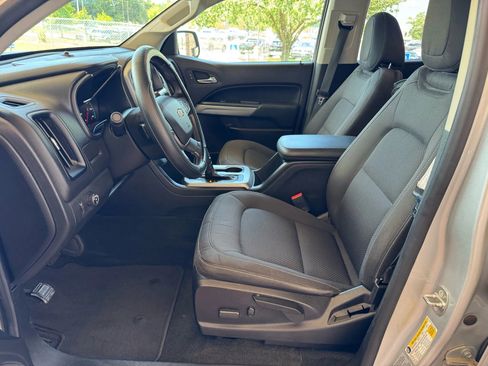 Used 2017 Chevrolet Colorado LT w/ LT Convenience Package image 12