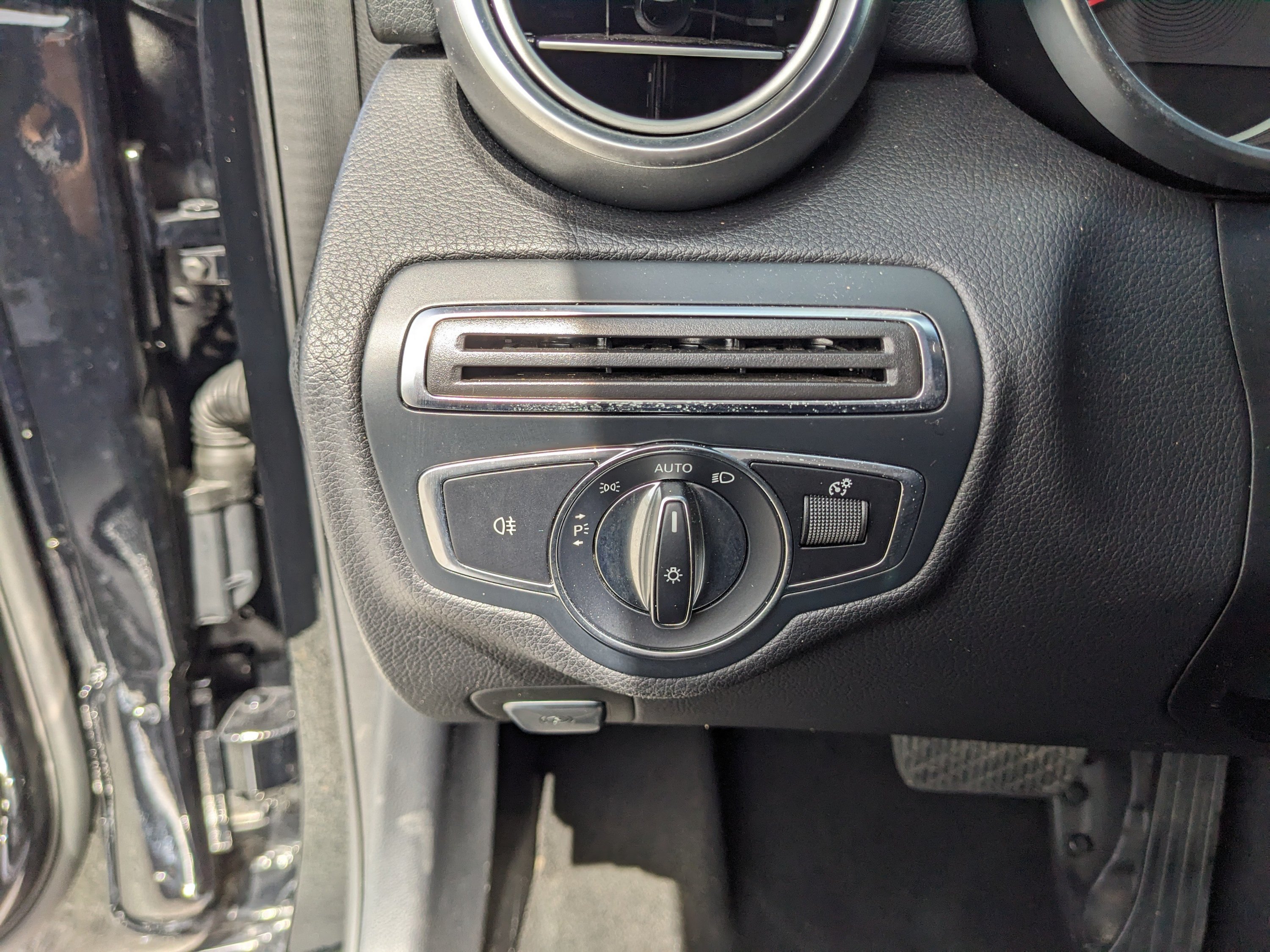 Used 2019 Mercedes-Benz C 300 Sedan image 32