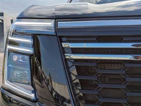 New 2026 Nissan Armada SL w/ Captain's Chari Seat Package image 11