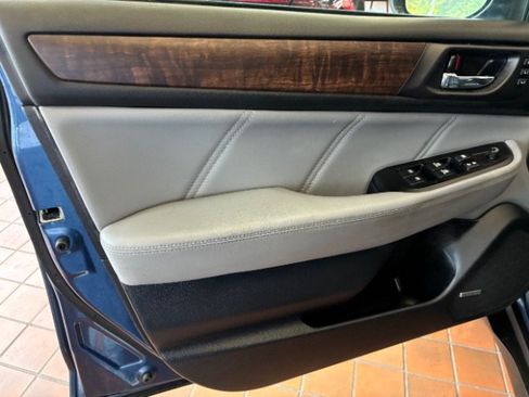 Used 2019 Subaru Outback 2.5i Limited AWD/4WD image 16