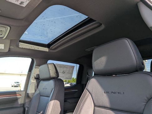 New 2026 GMC Sierra 1500 Denali w/ Technology Package AWD/4WD image 13