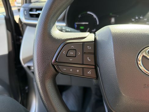 Certified 2024 Toyota Sienna LE image 9