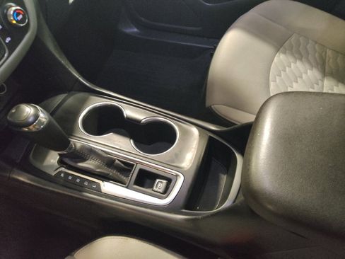 Used 2019 Chevrolet Equinox LS FWD image 26