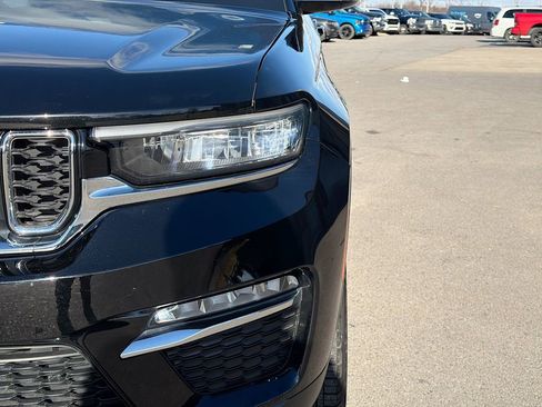 Used 2024 Jeep Grand Cherokee Limited image 11