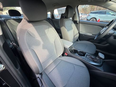 New 2025 Kia K4 LXS image 18