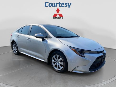 Used 2024 Toyota Corolla LE FWD image 8