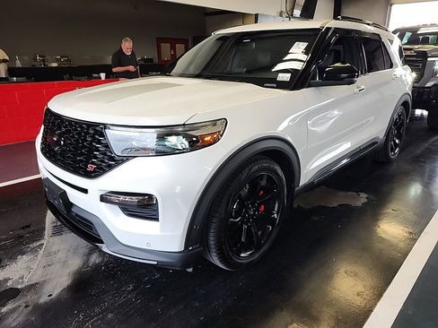 Used 2020 Ford Explorer ST w/ ST High-Performance Pack AWD/4WD image 2