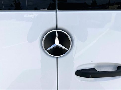 Certified 2025 Mercedes-Benz Sprinter 2500 image 10