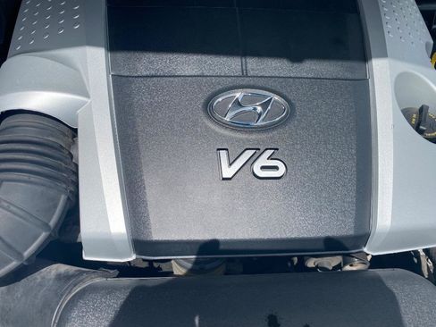Used 2011 Hyundai Genesis 3.8 RWD image 23