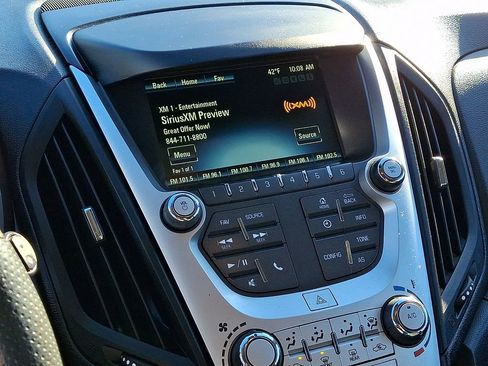 Used 2017 Chevrolet Equinox LT image 17