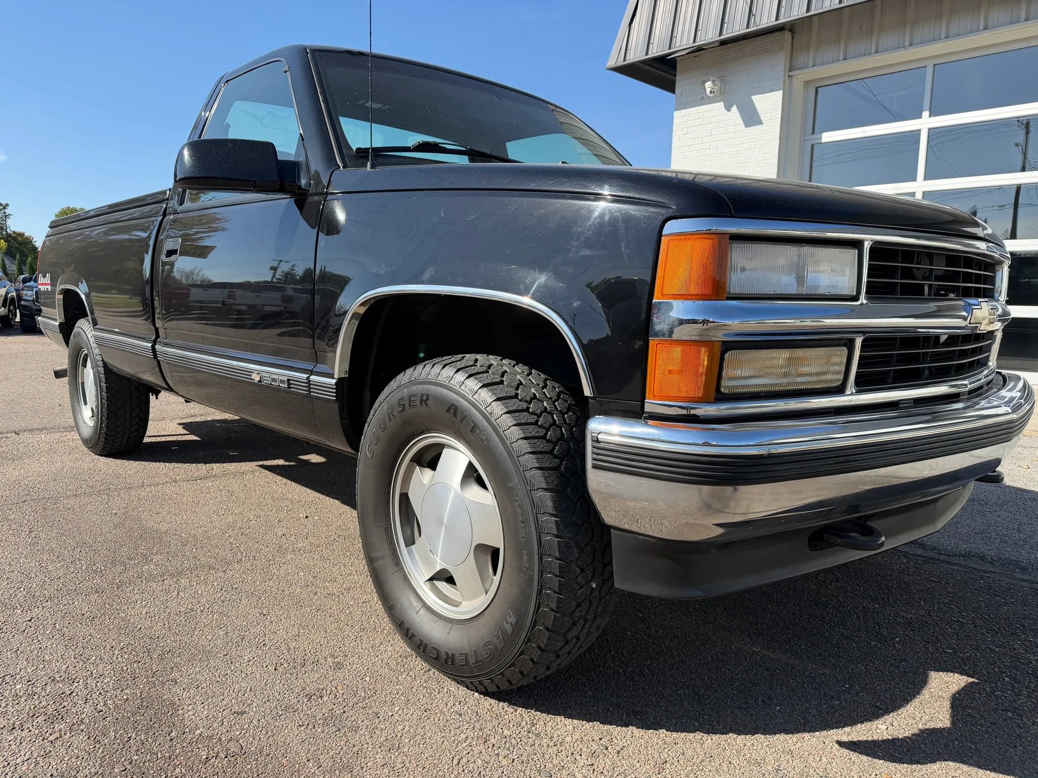 Used 1997 Chevrolet Silverado 1500 4x4 Regular Cab w/ Convenience Pkg image 2