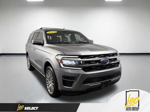 Used 2024 Ford Expedition Limited AWD/4WD image 5