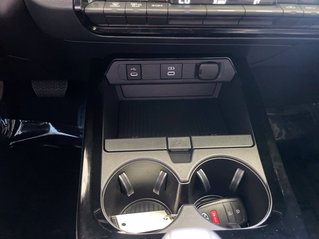 Used 2023 Toyota Prius LE FWD image 23