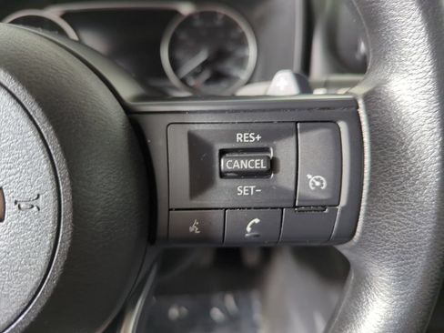 Used 2024 Nissan Rogue S FWD image 28