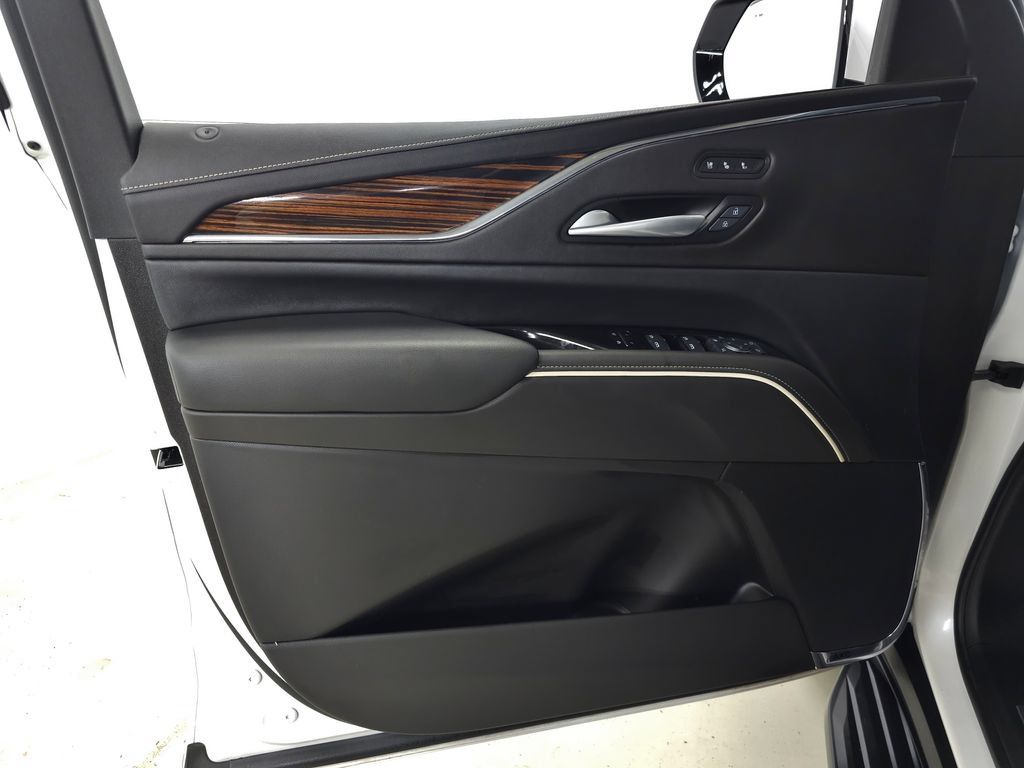 Certified 2024 Cadillac Escalade ESV Premium Luxury AWD/4WD image 14