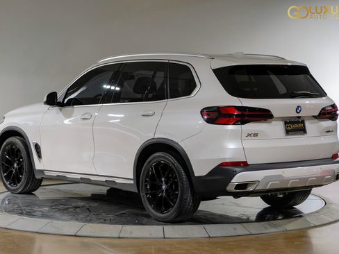 Used 2024 BMW X5 xDrive40i w/ Premium Package AWD/4WD image 12