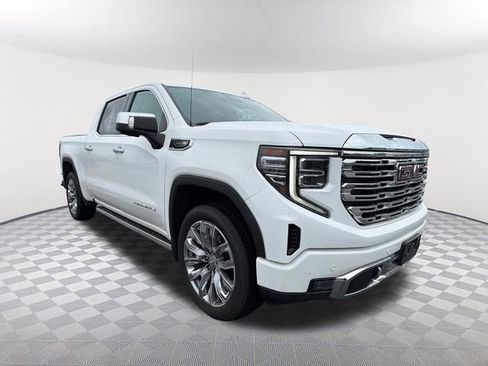 Used 2022 GMC Sierra 1500 Denali w/ Denali Reserve Package image 3