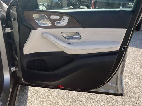 Used 2021 Mercedes-Benz GLE 350 w/ Premium Package image 8