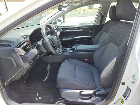 Used 2025 Toyota Camry LE FWD image 11