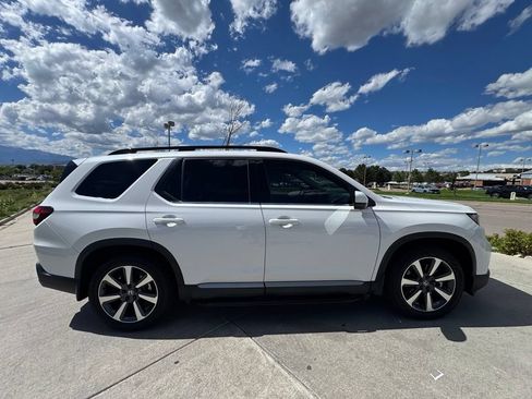 Used 2023 Honda Pilot Elite image 9