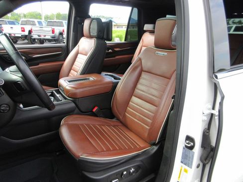 Certified 2023 GMC Yukon Denali Ultimate AWD/4WD image 25