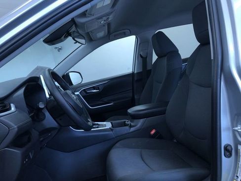 Used 2025 Toyota RAV4 XLE image 18