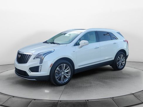 Certified 2022 Cadillac XT5 Premium Luxury FWD image 3