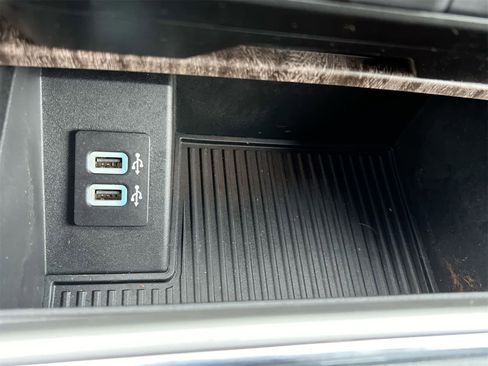 Used 2019 Ford F350 Lariat w/ Chrome Package image 31