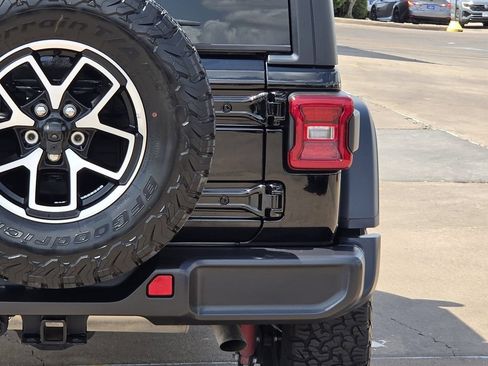 Used 2026 Jeep Wrangler Unlimited Rubicon AWD/4WD image 9