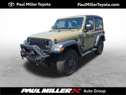 Used 2025 Jeep Wrangler Sport AWD/4WD image 1
