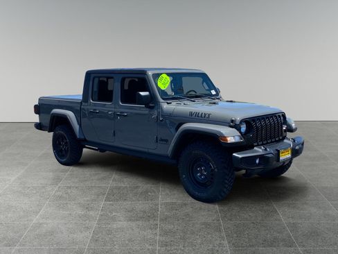 Used 2022 Jeep Gladiator Sport AWD/4WD image 7