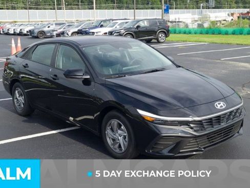 Certified 2026 Hyundai Elantra SE FWD image 3