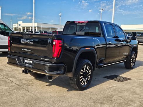 Used 2025 GMC Sierra 2500 Denali Ultimate image 3