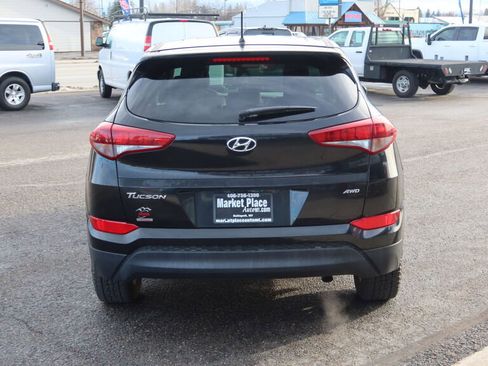 Used 2018 Hyundai Tucson SE image 7