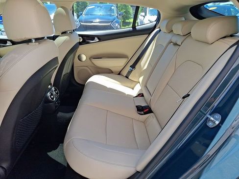 Used 2023 Kia Stinger GT-Line w/ Sun & Sound Package RWD image 9