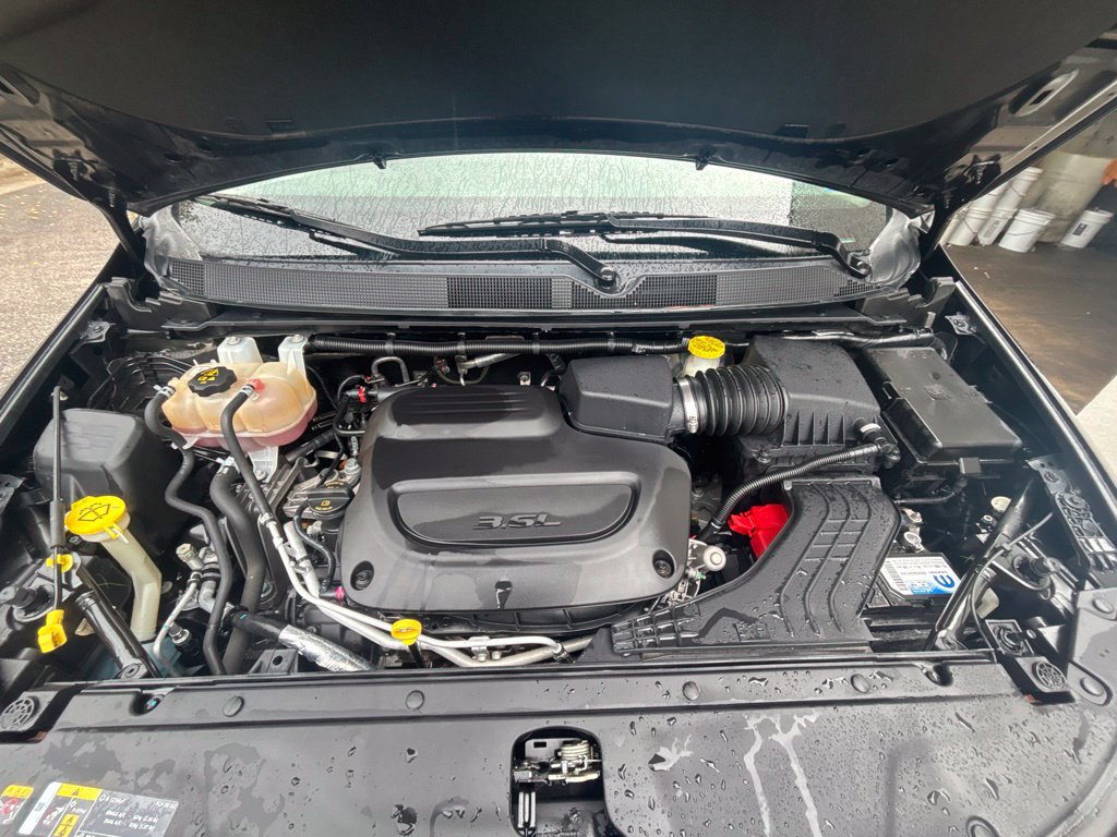 Used 2023 Chrysler Pacifica Touring-L FWD image 10