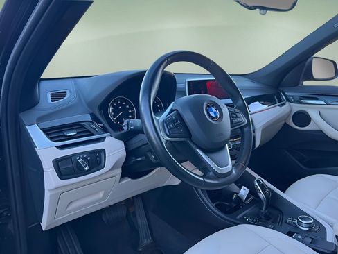 Used 2022 BMW X1 xDrive28i w/ Convenience Package image 11