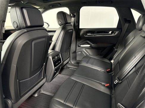 New 2025 Porsche Cayenne Turbo image 26