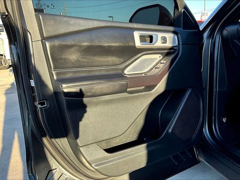 Used 2020 Ford Explorer ST w/ ST Street Pack image 21