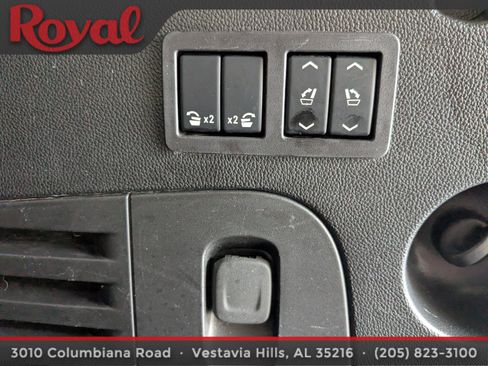 Used 2018 Chevrolet Suburban LT AWD/4WD image 17