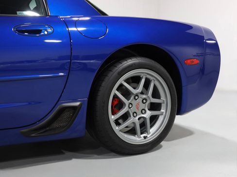 Used 2003 Chevrolet Corvette Z06 w/ Memory Package, 3 Drivers RWD image 18