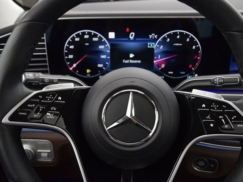 Used 2025 Mercedes-Benz GLE 350 4MATIC image 23